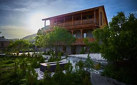 Edis Dacha